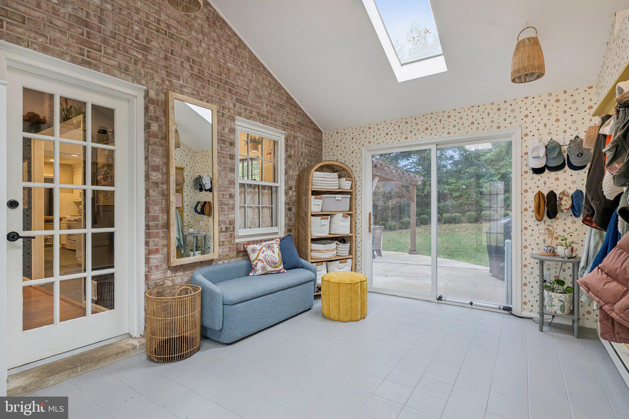 SHERWOOD FOREST MANOR - Residential