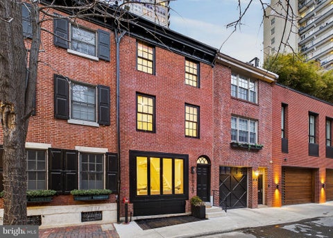 Townhouse For Sale - 1923 Manning Street<br/> PHILADELPHIA, PA 19103