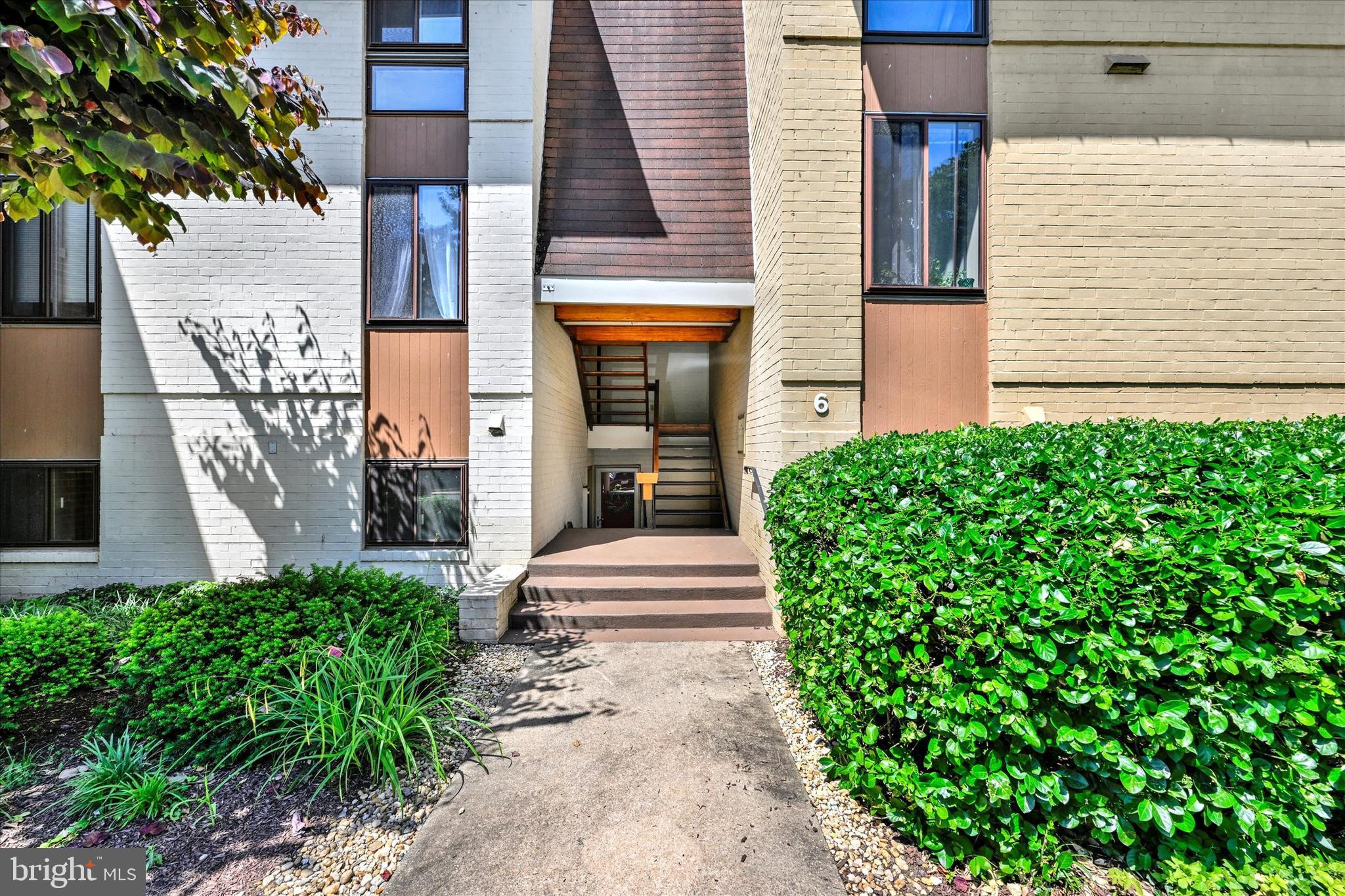 6 CROSS KEYS ROAD 6E