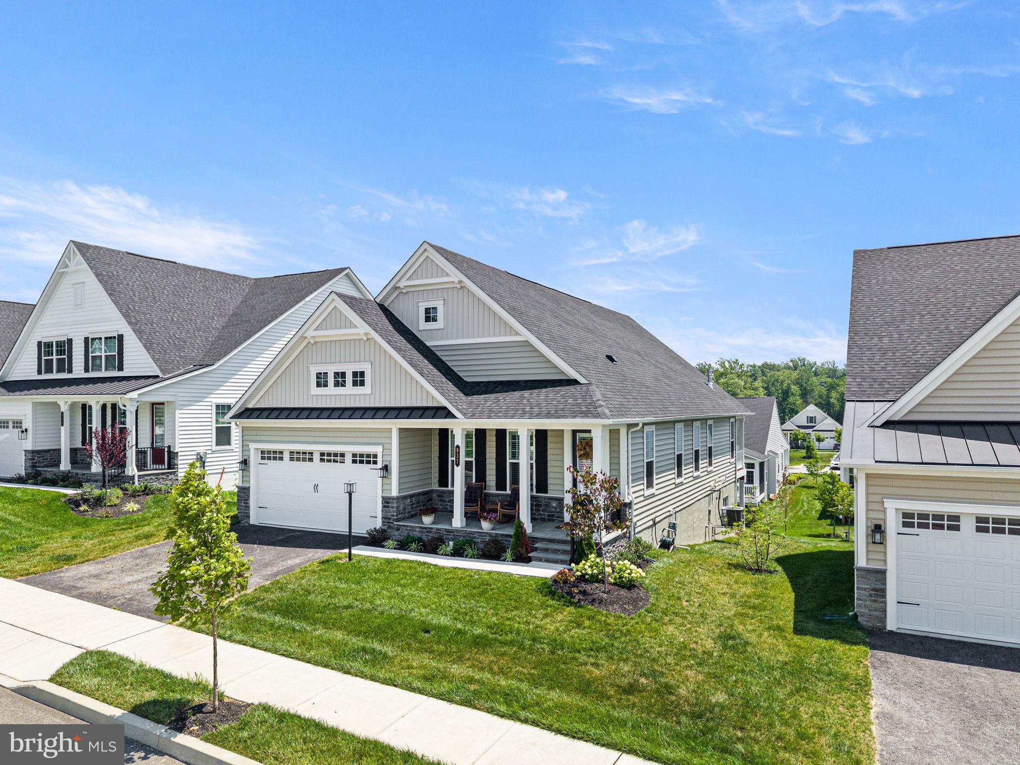 937 EAKINS CIRCLE