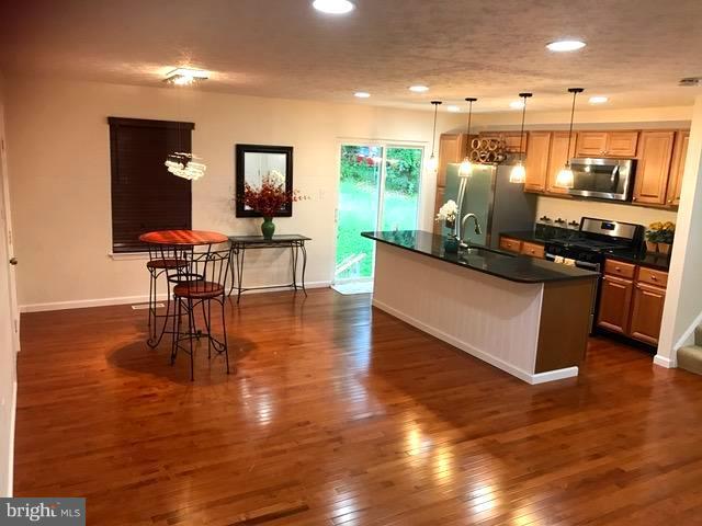 LARGO WOODS - Residential