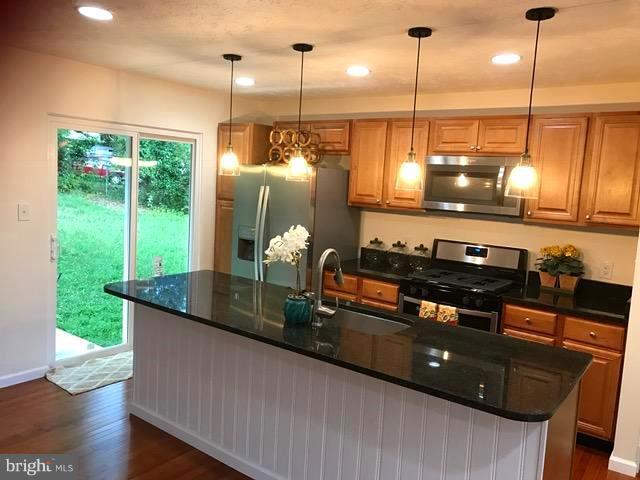 LARGO WOODS - Residential