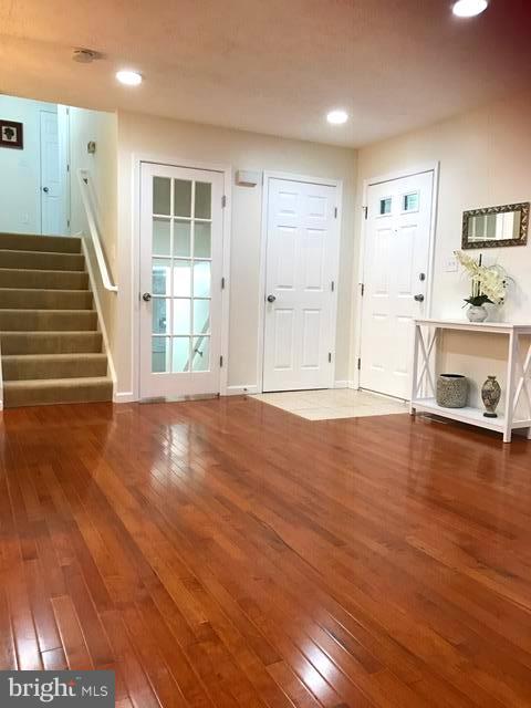 LARGO WOODS - Residential