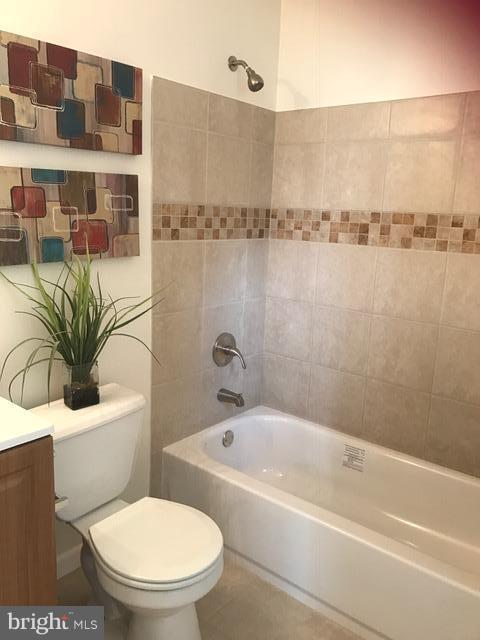 LARGO WOODS - Residential