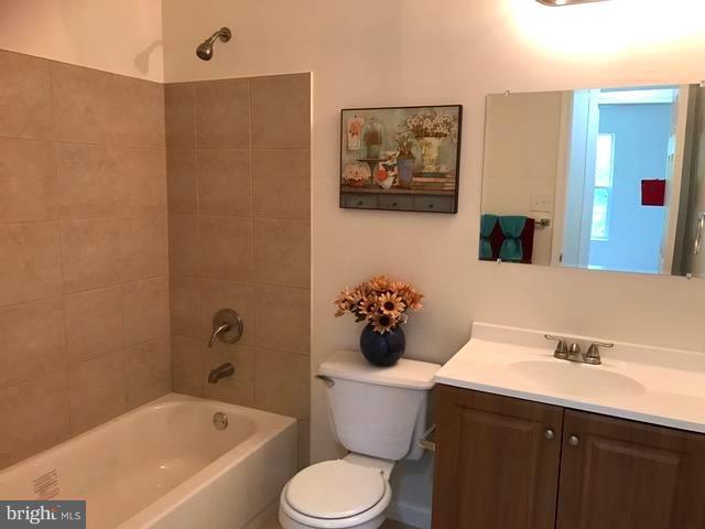 LARGO WOODS - Residential