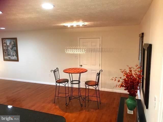 LARGO WOODS - Residential