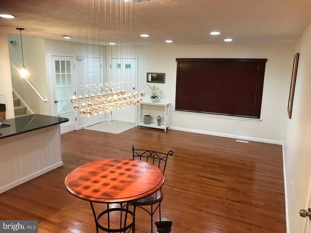 LARGO WOODS - Residential