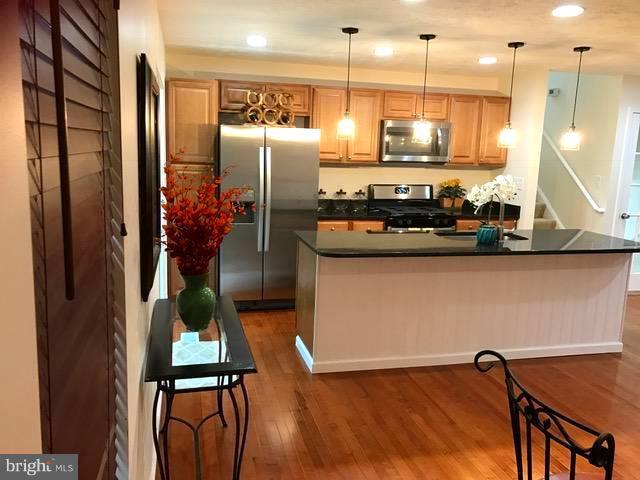 LARGO WOODS - Residential