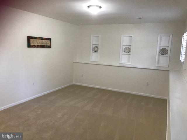 LARGO WOODS - Residential