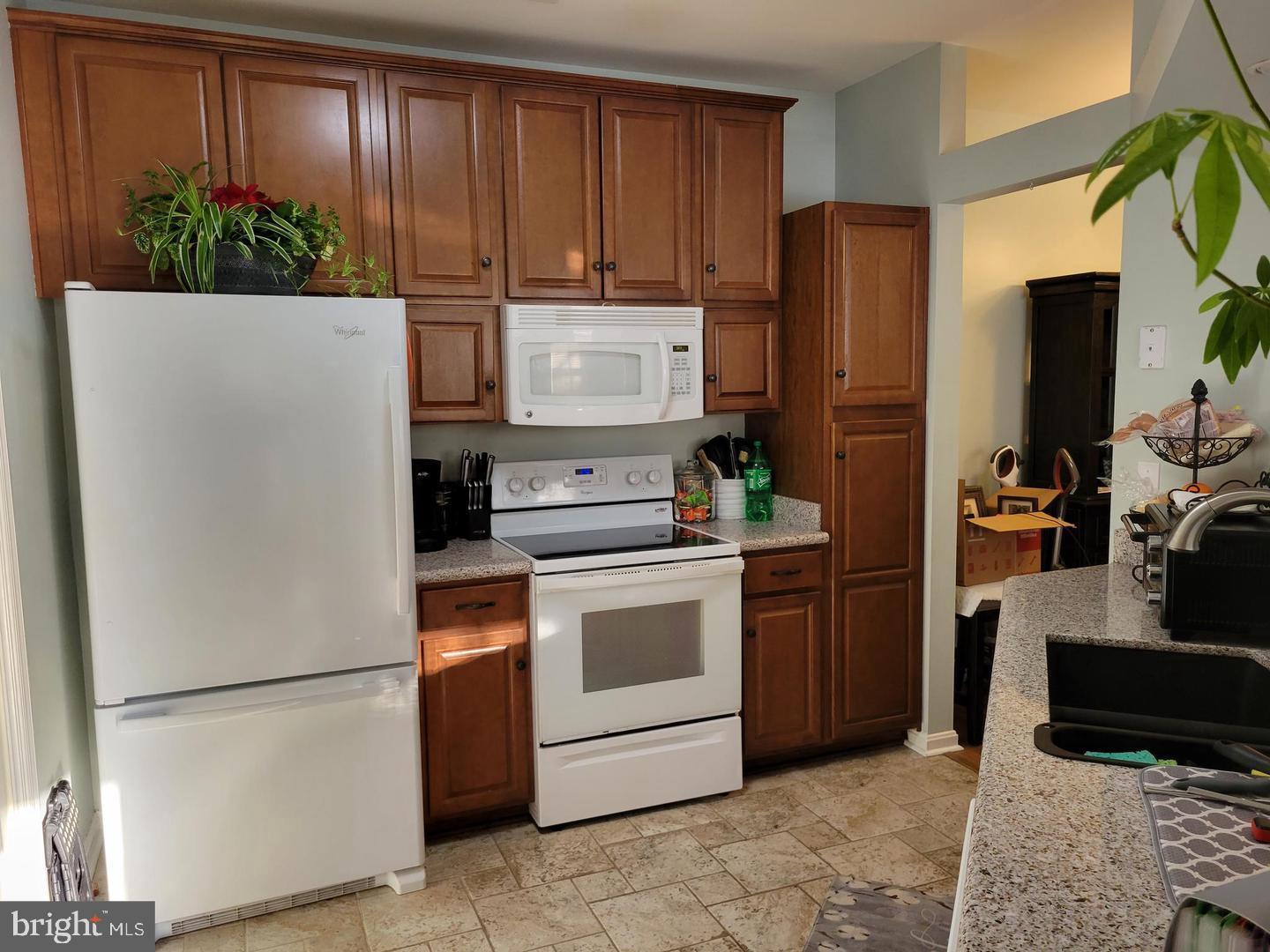 WATERSIDE - Residential Lease