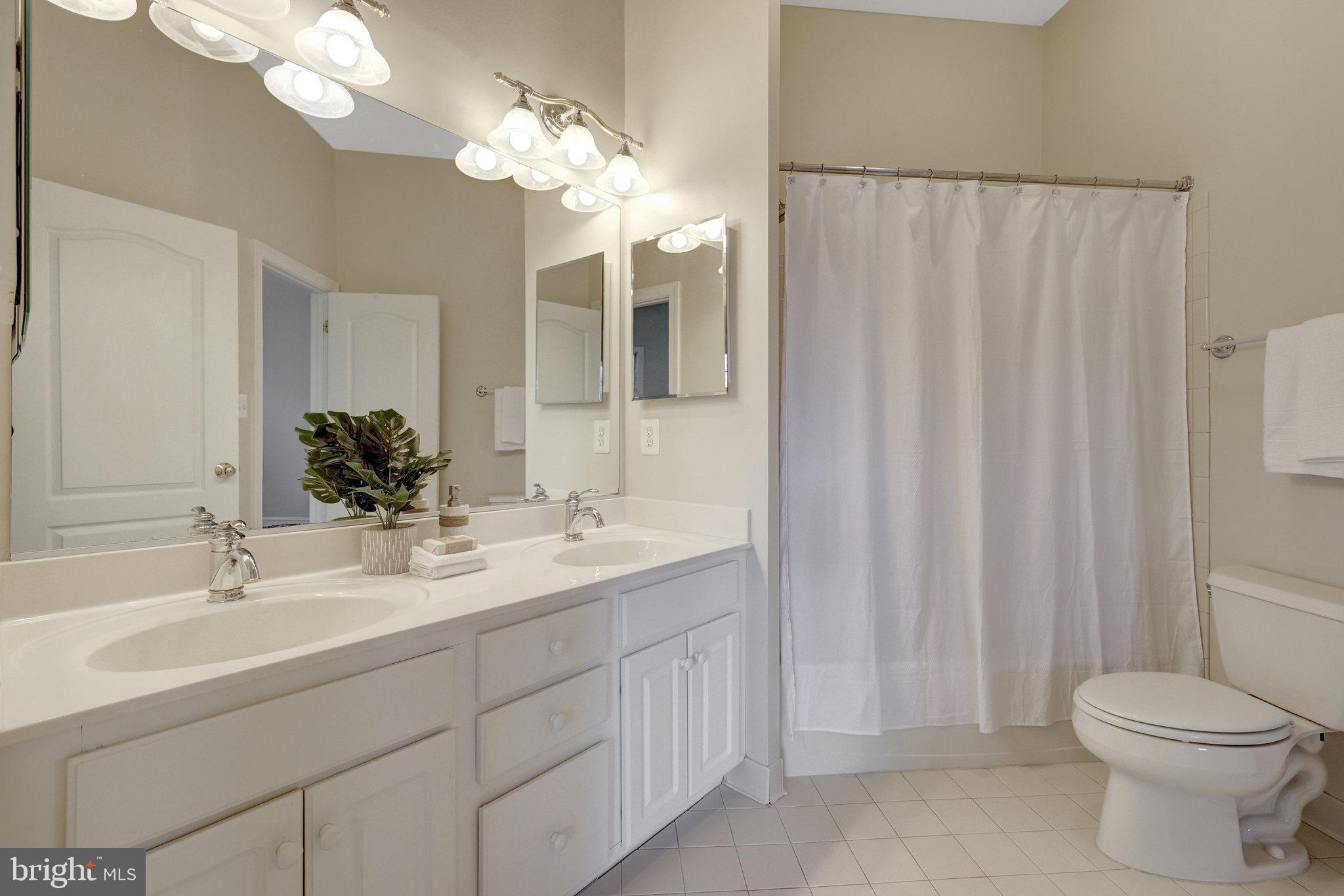 WEST MC LEAN - Residential