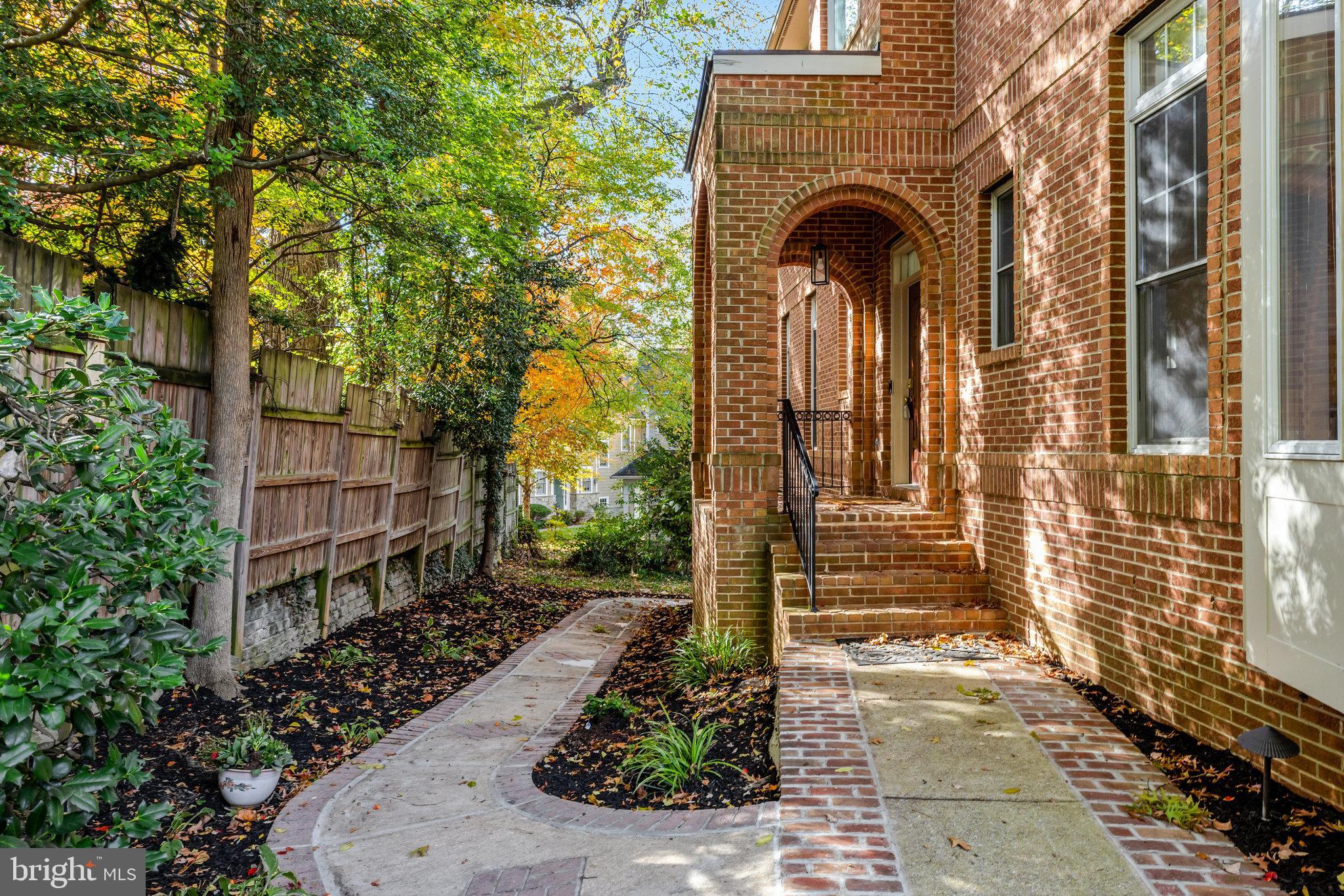 WEST MC LEAN - Residential