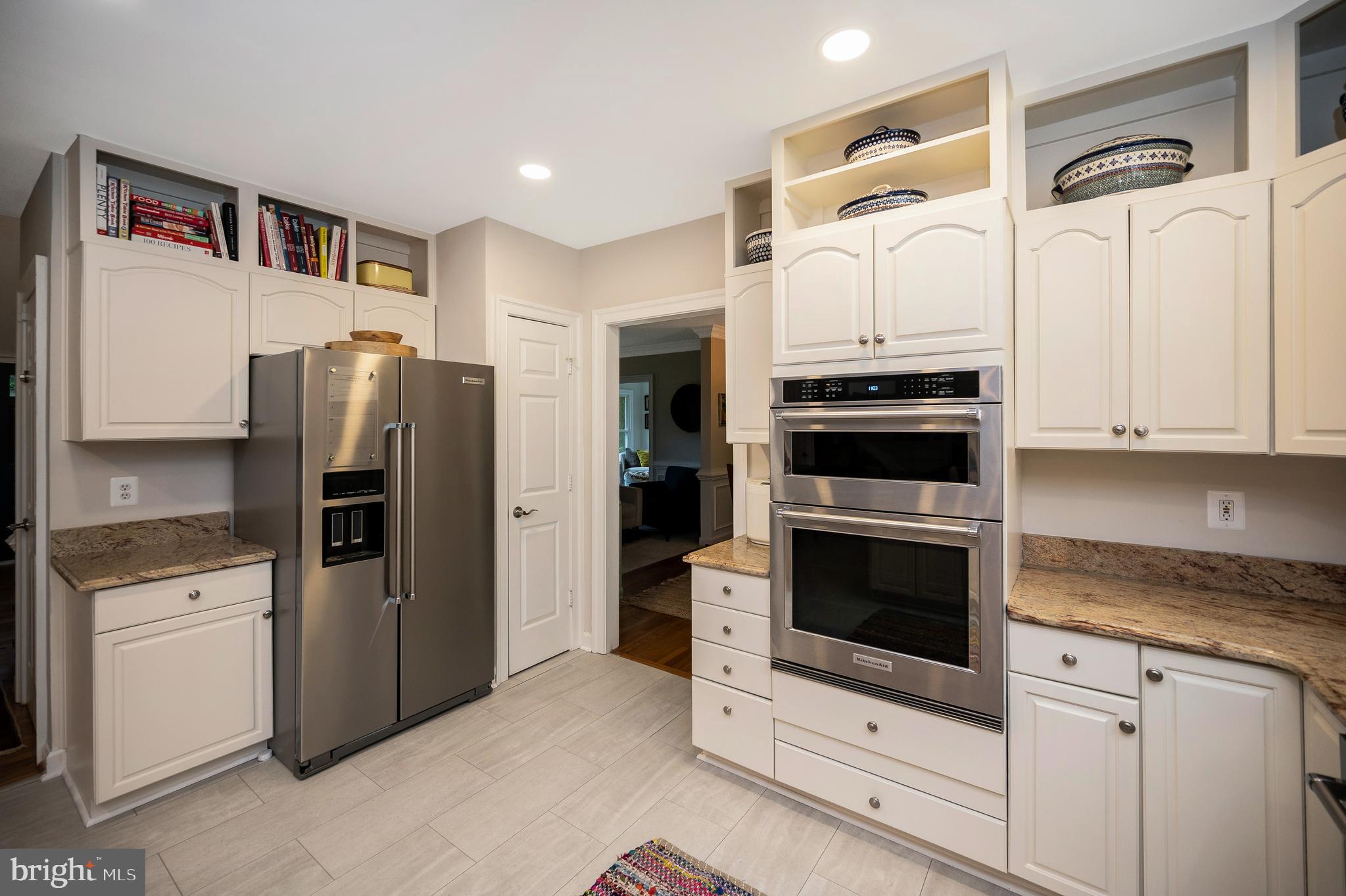 ENGLISH HILLS - Residential