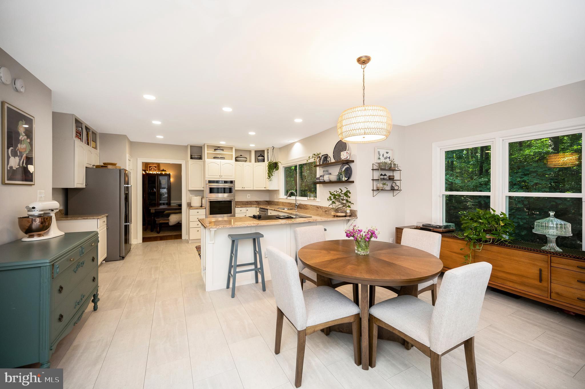 ENGLISH HILLS - Residential