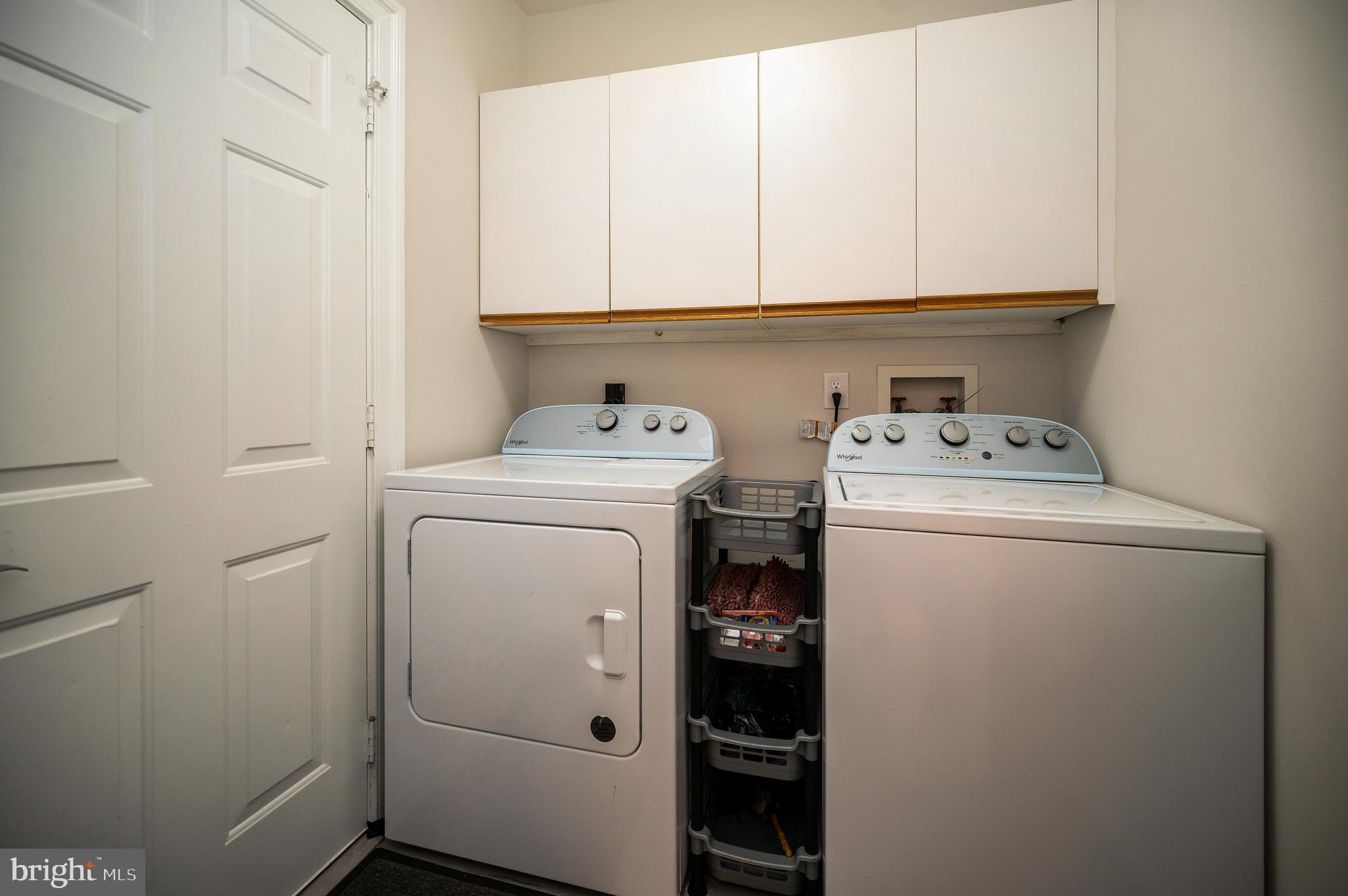 ENGLISH HILLS - Residential