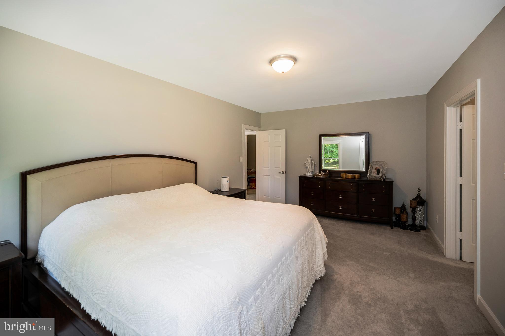 ENGLISH HILLS - Residential