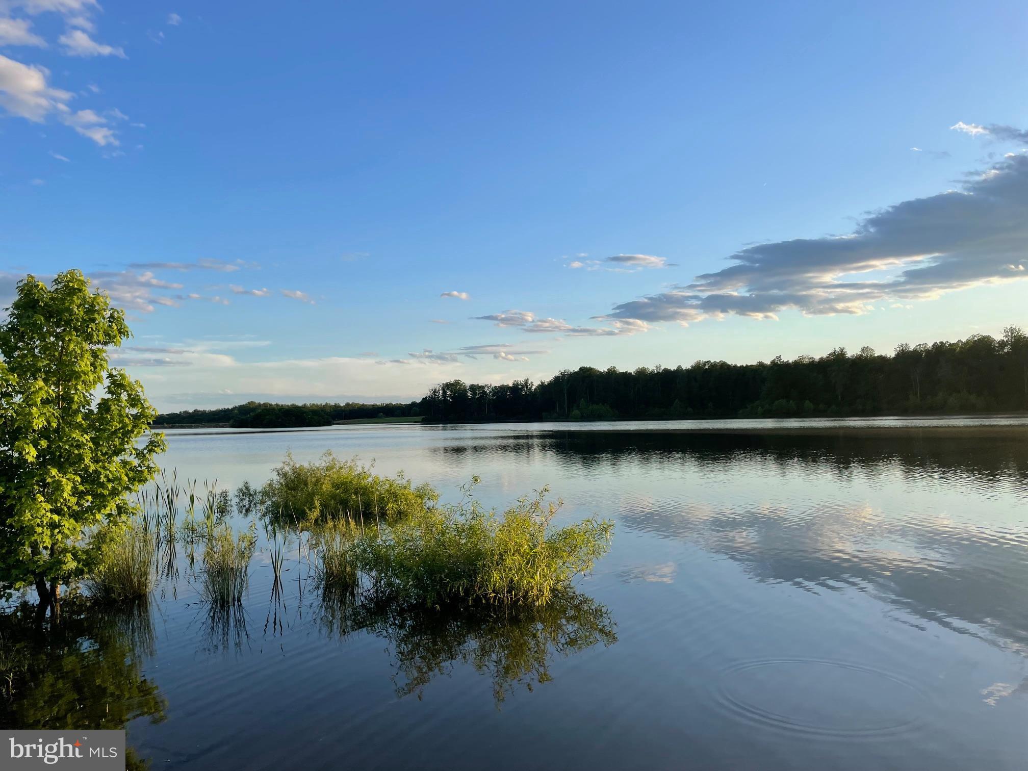 ENGLISH HILLS - Residential