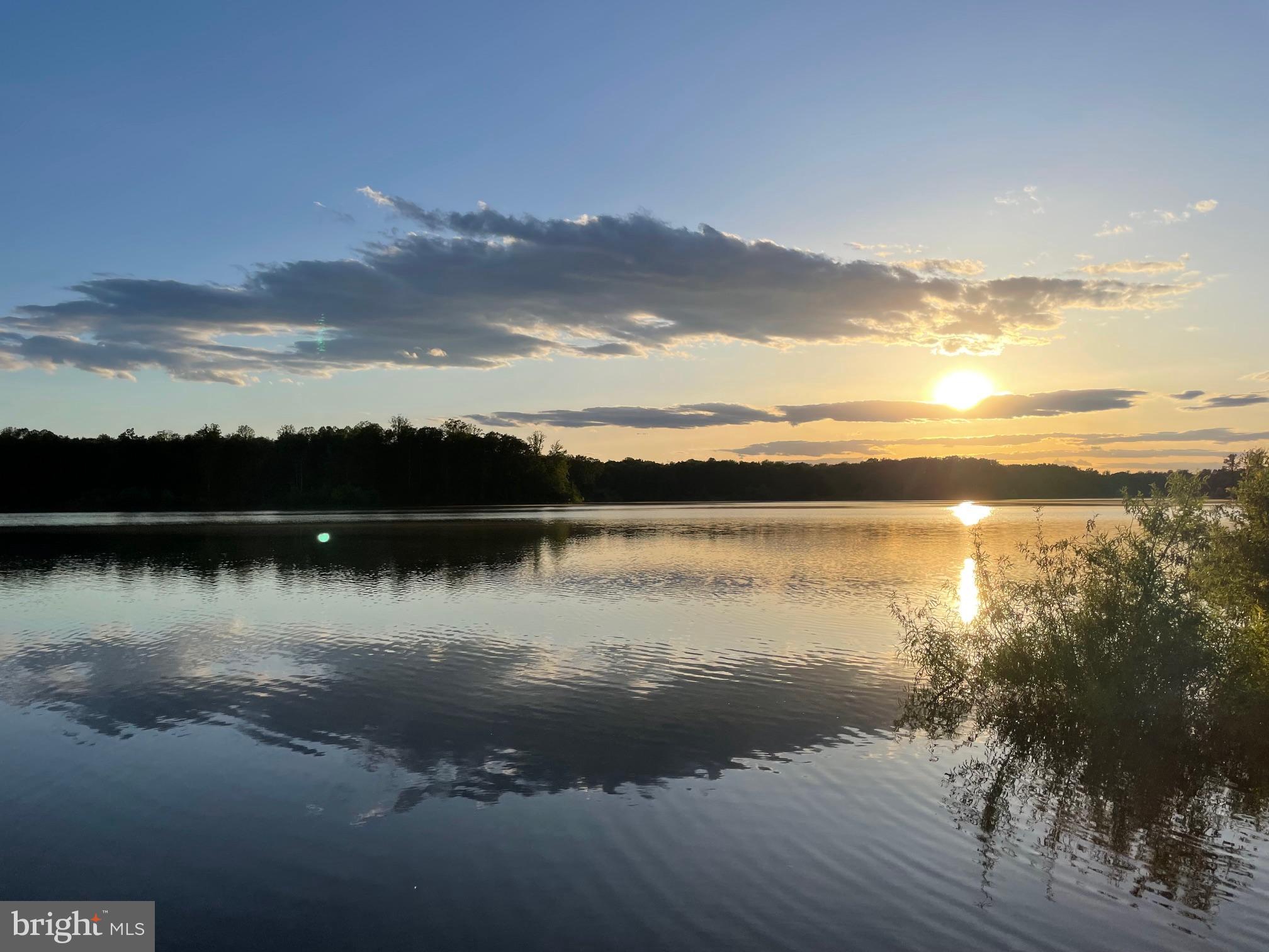 ENGLISH HILLS - Residential