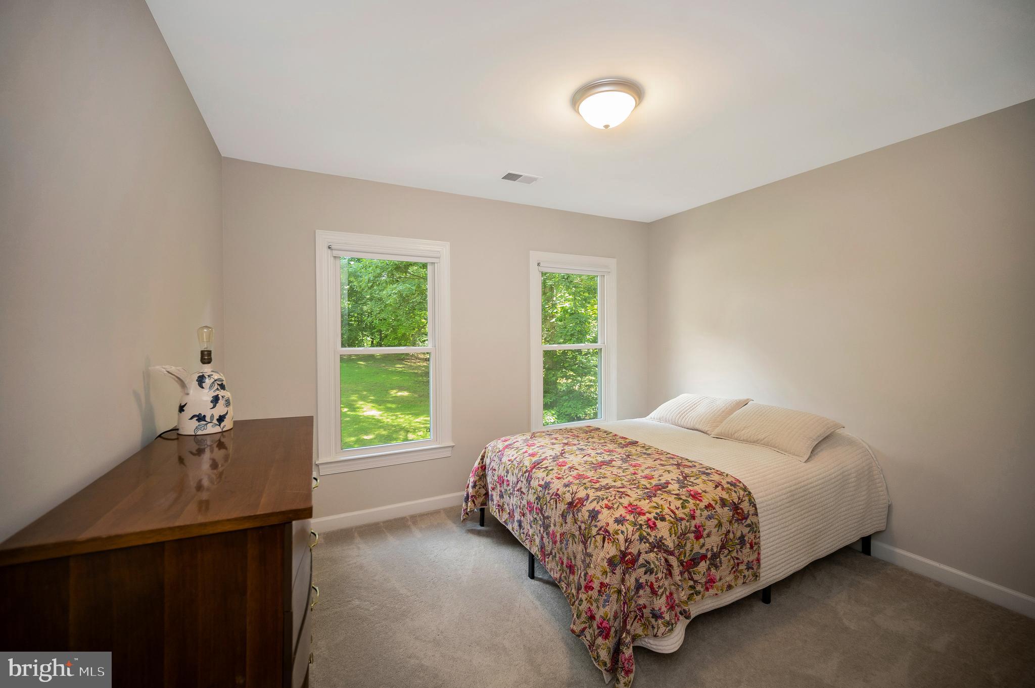 ENGLISH HILLS - Residential