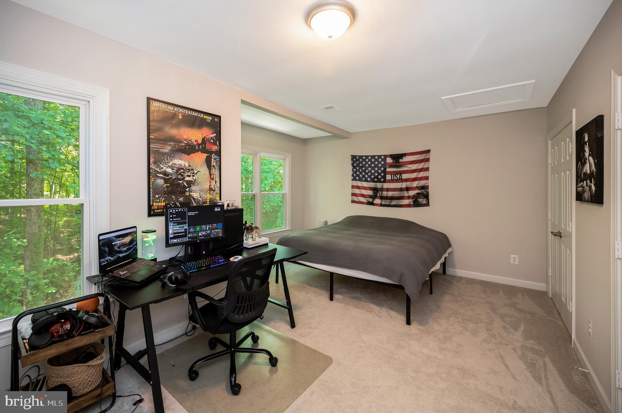 ENGLISH HILLS - Residential