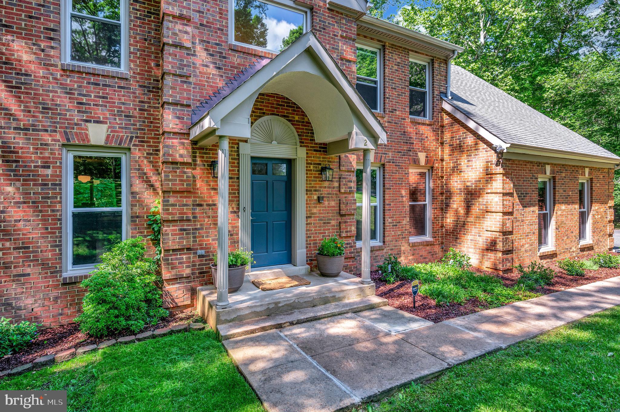 2 ENGLISH HILLS DRIVE