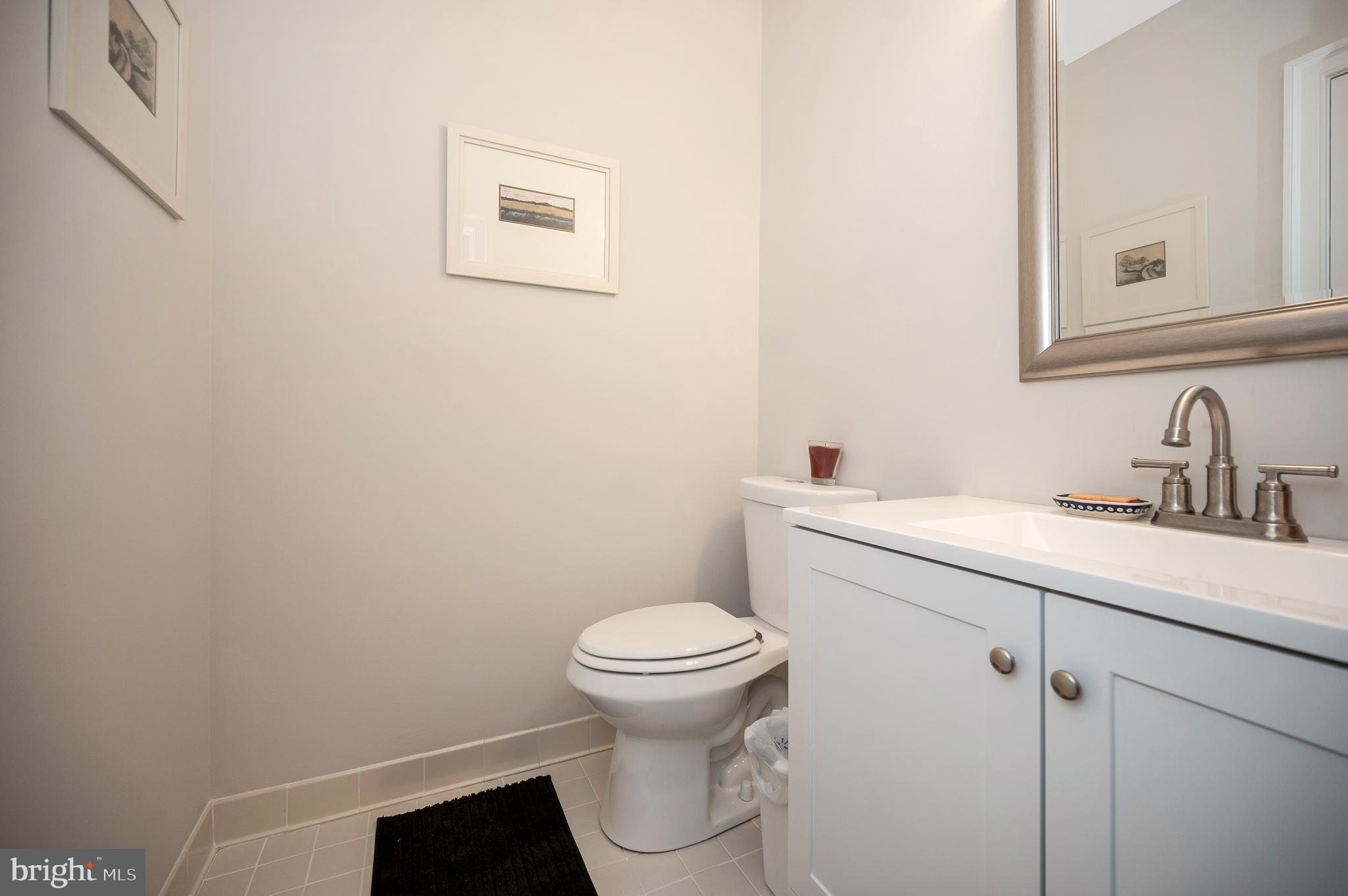 ENGLISH HILLS - Residential