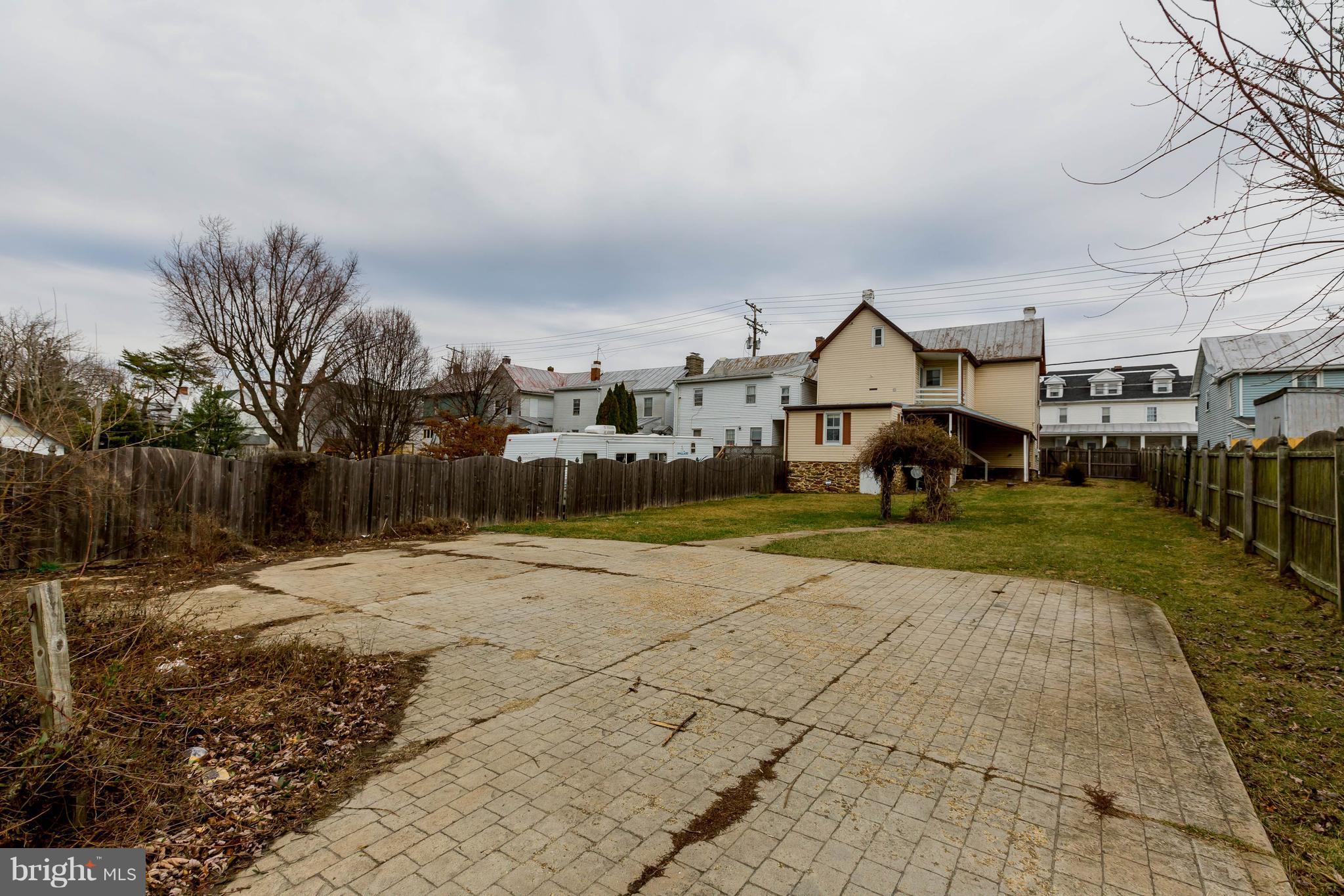 HAMPSTEAD - Residential