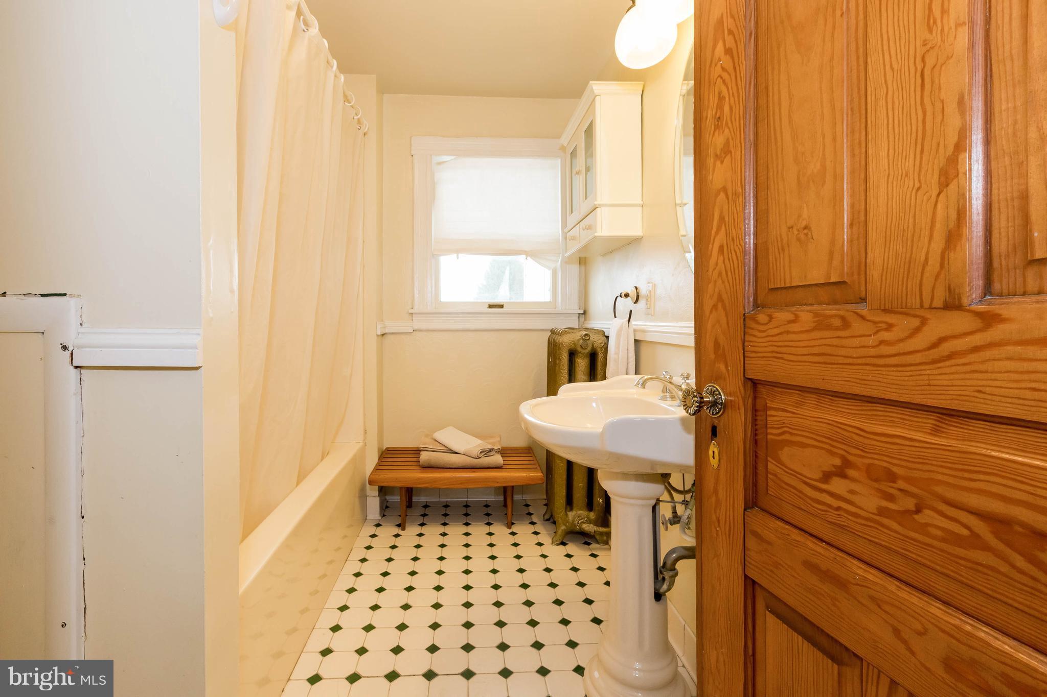 HAMPSTEAD - Residential