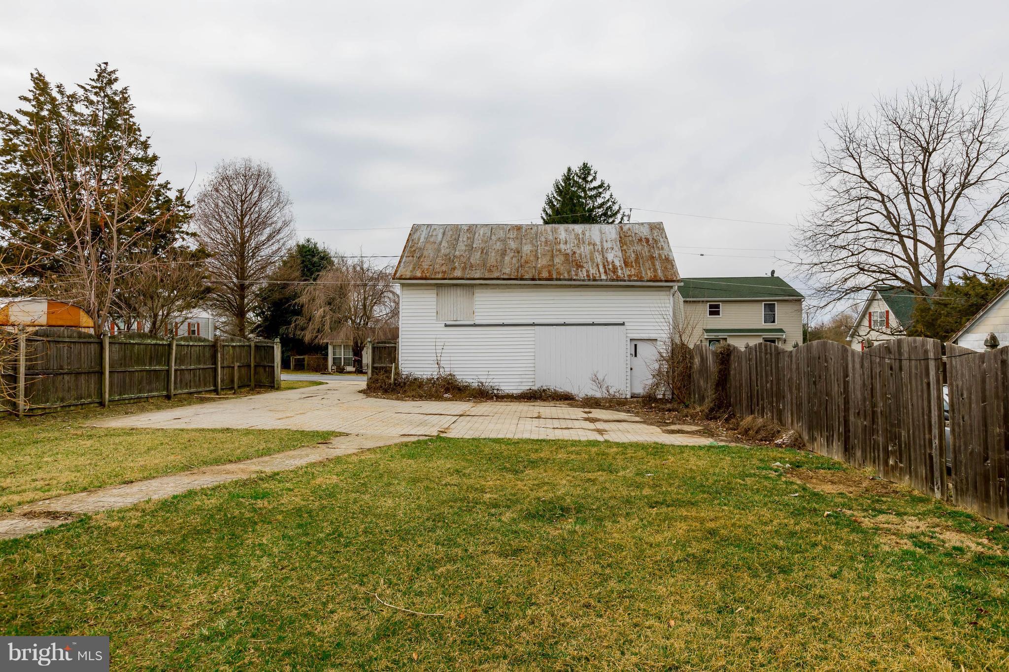 HAMPSTEAD - Residential