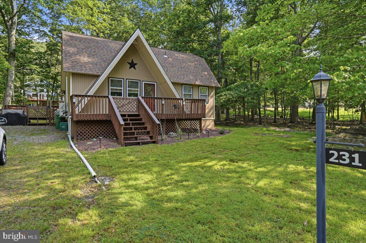 231 W LAKE VALLEY DRIVE