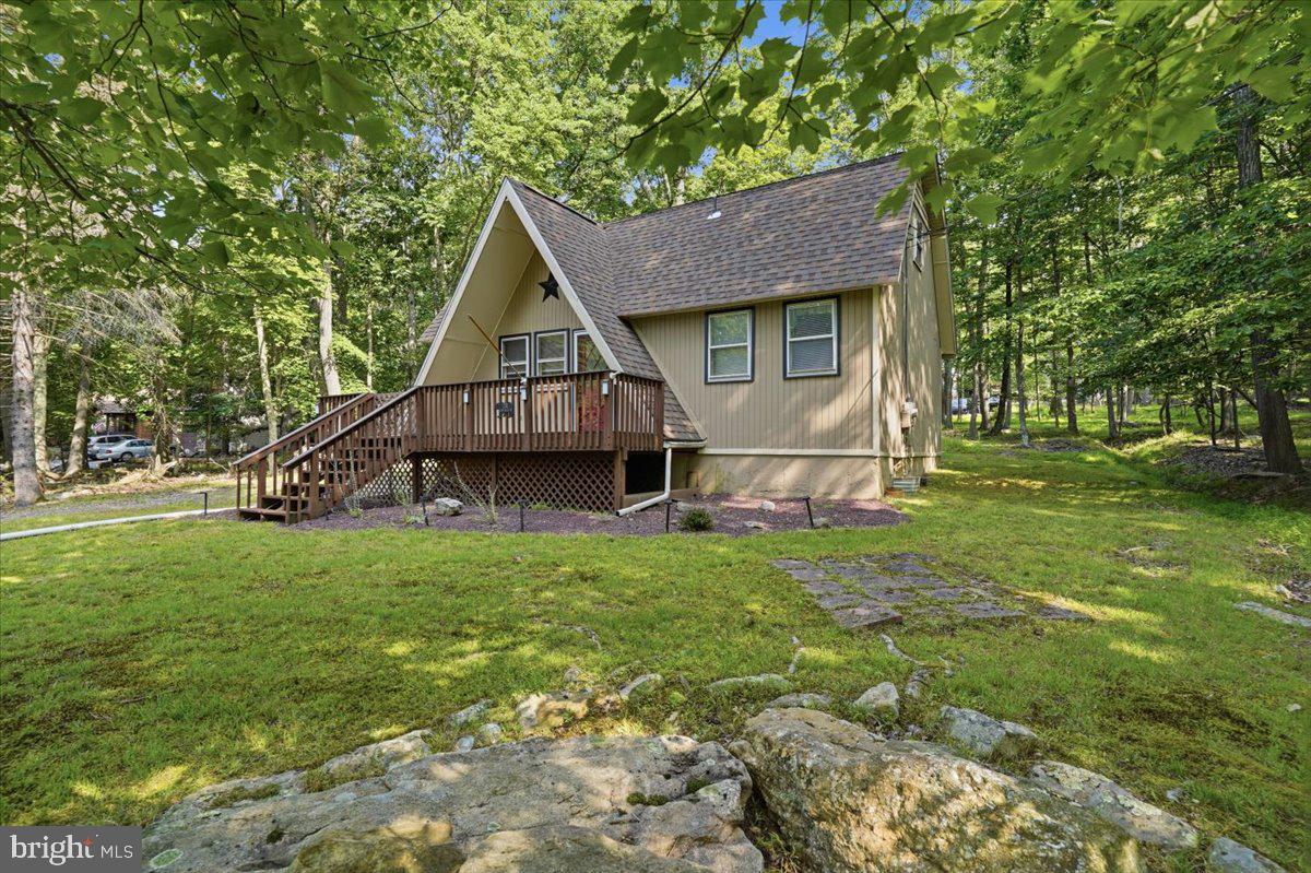 231 W LAKE VALLEY DRIVE