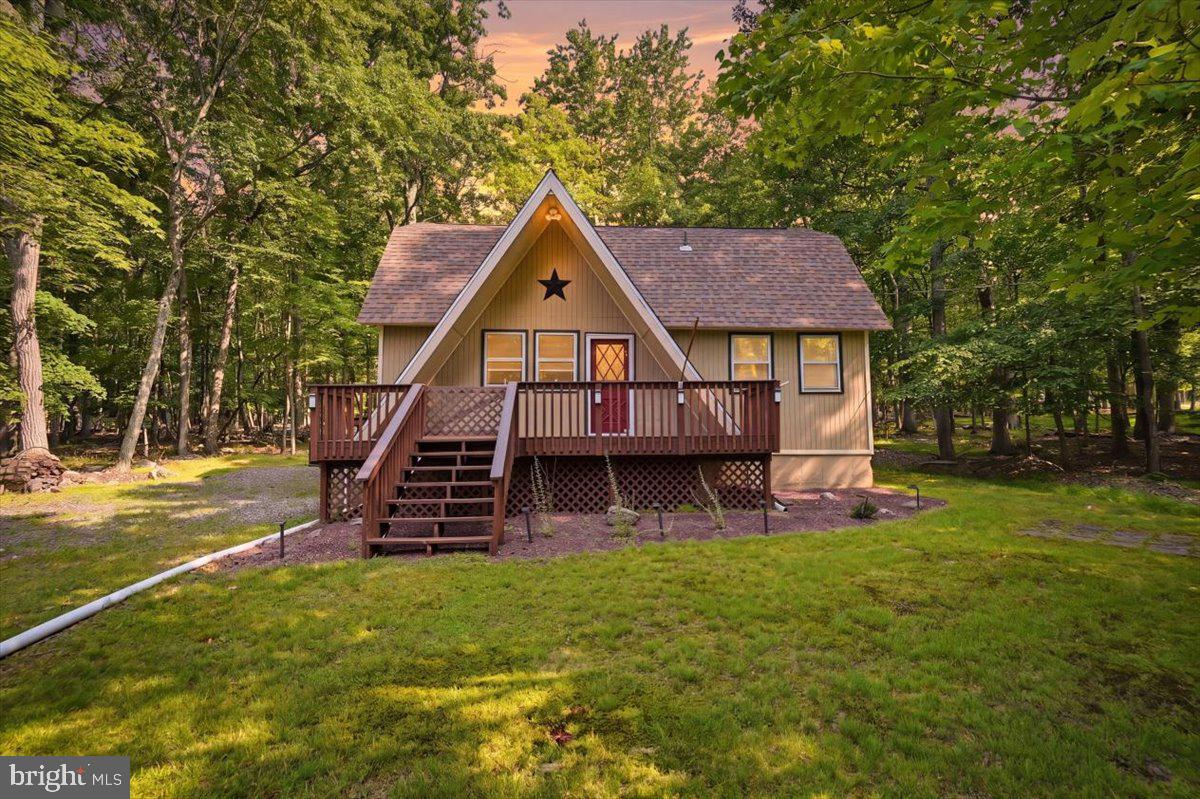 231 W LAKE VALLEY DRIVE