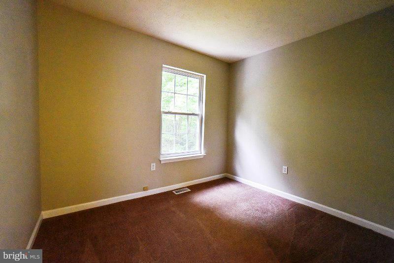 HUNTING QUARTERS - Residential Lease