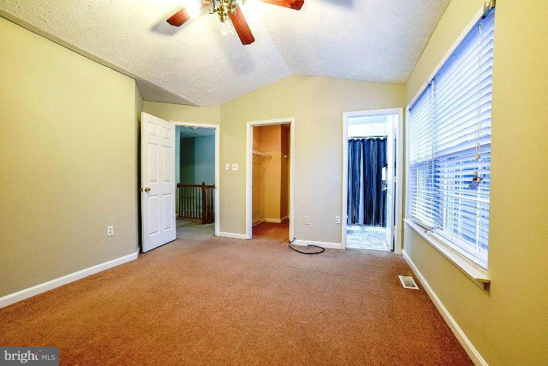 HUNTING QUARTERS - Residential Lease