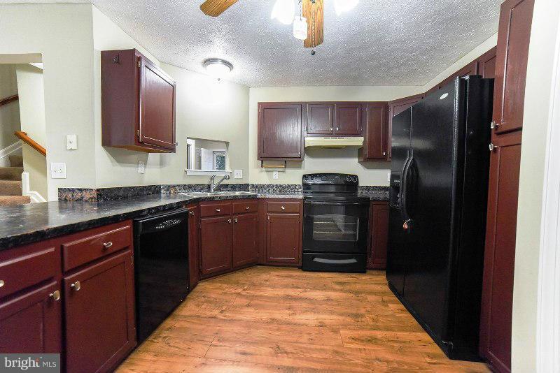 HUNTING QUARTERS - Residential Lease