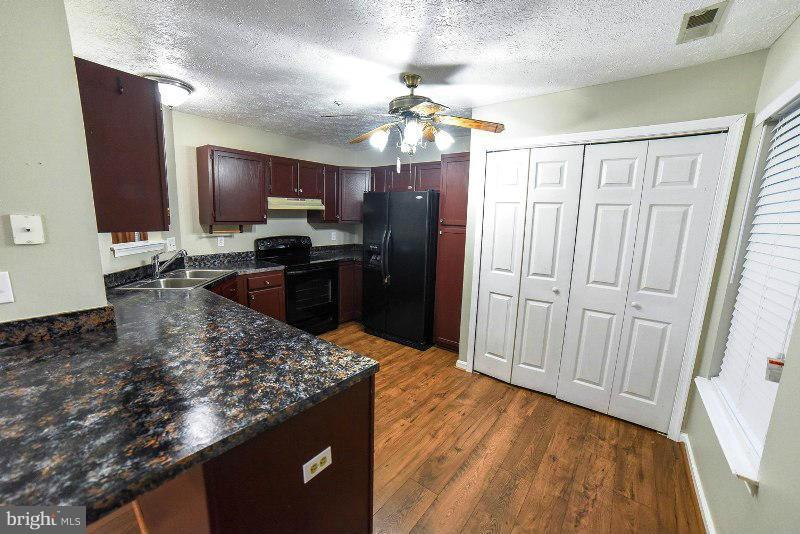 HUNTING QUARTERS - Residential Lease