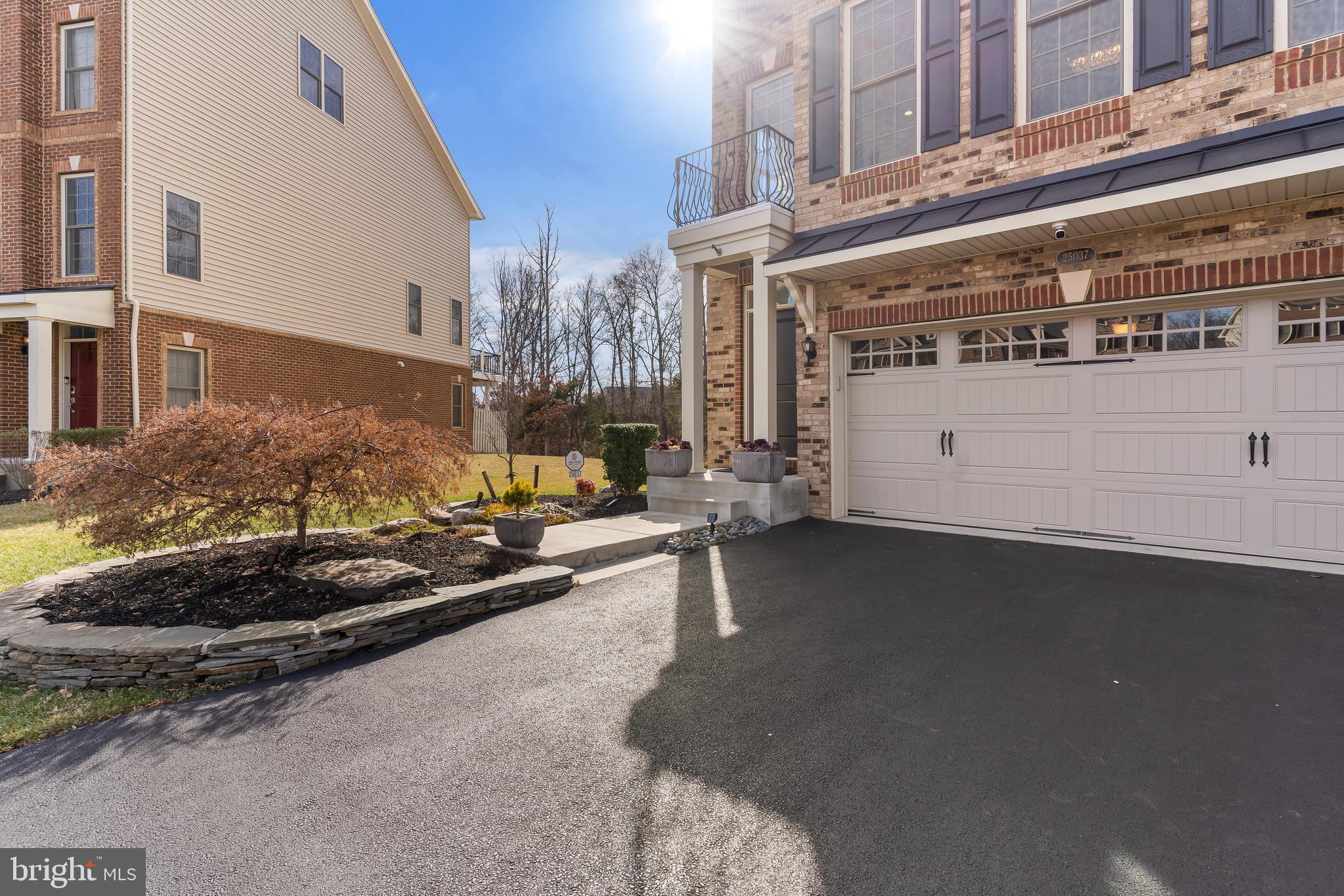 AVONLEA - Residential Lease