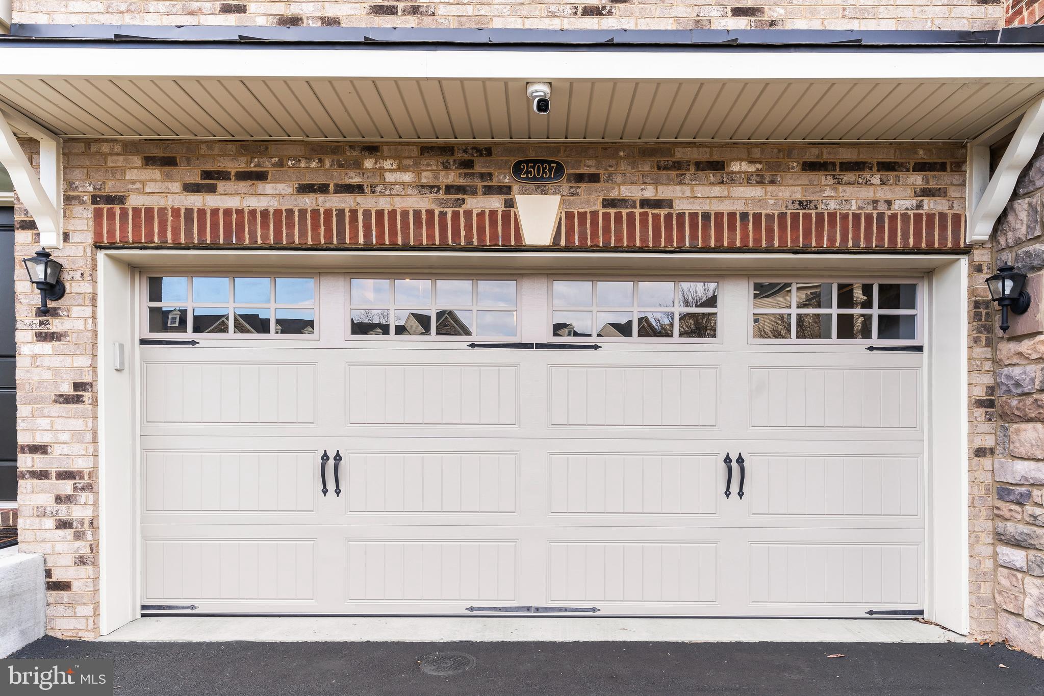 AVONLEA - Residential Lease