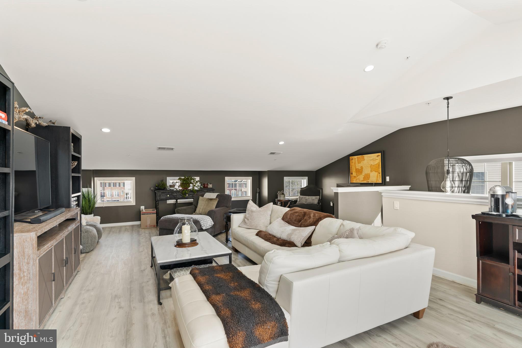 AVONLEA - Residential Lease