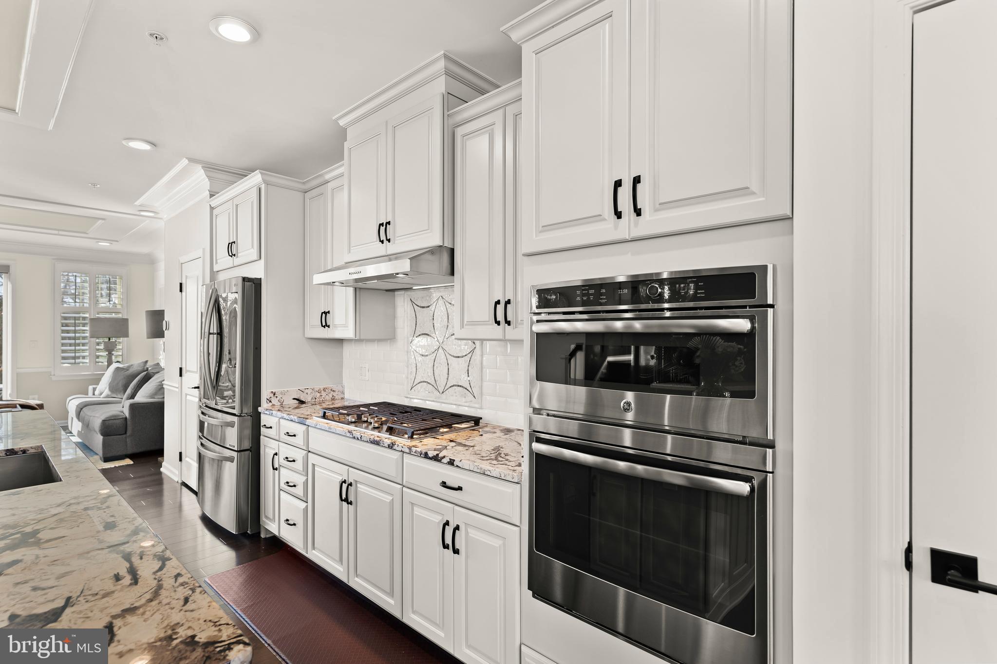 AVONLEA - Residential Lease