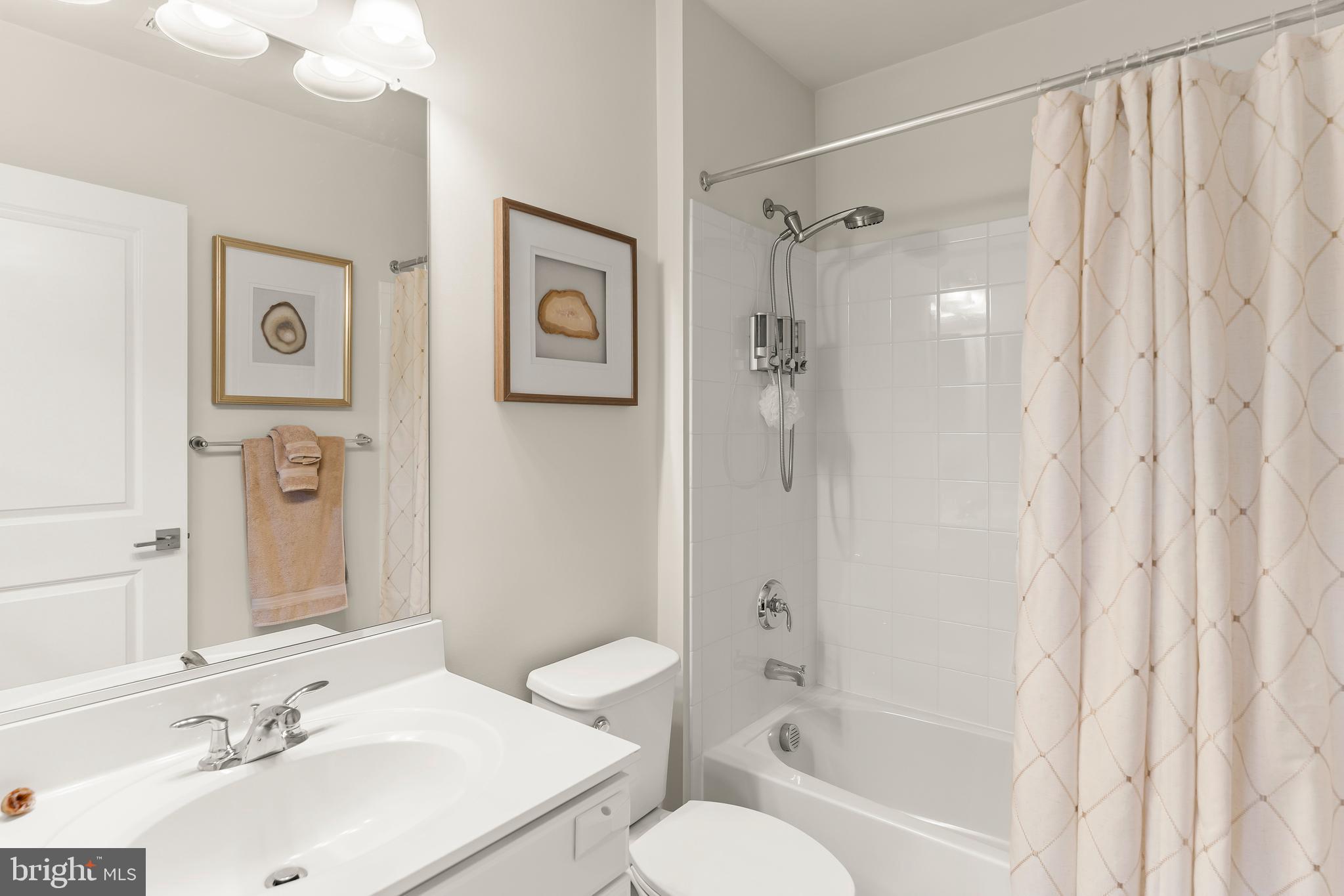 AVONLEA - Residential Lease