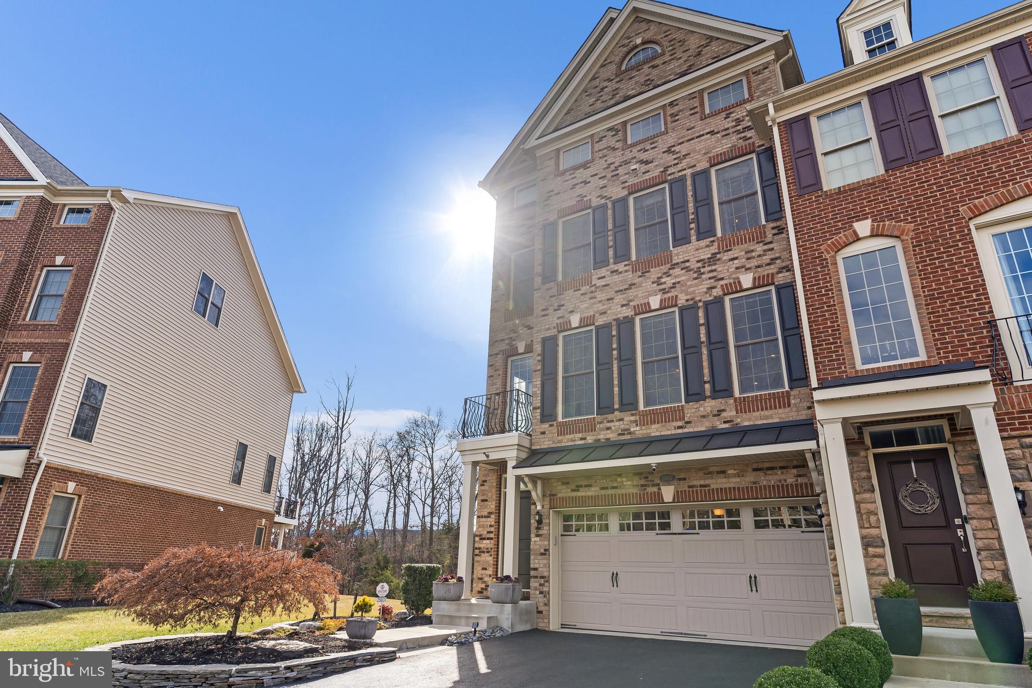 AVONLEA - Residential Lease