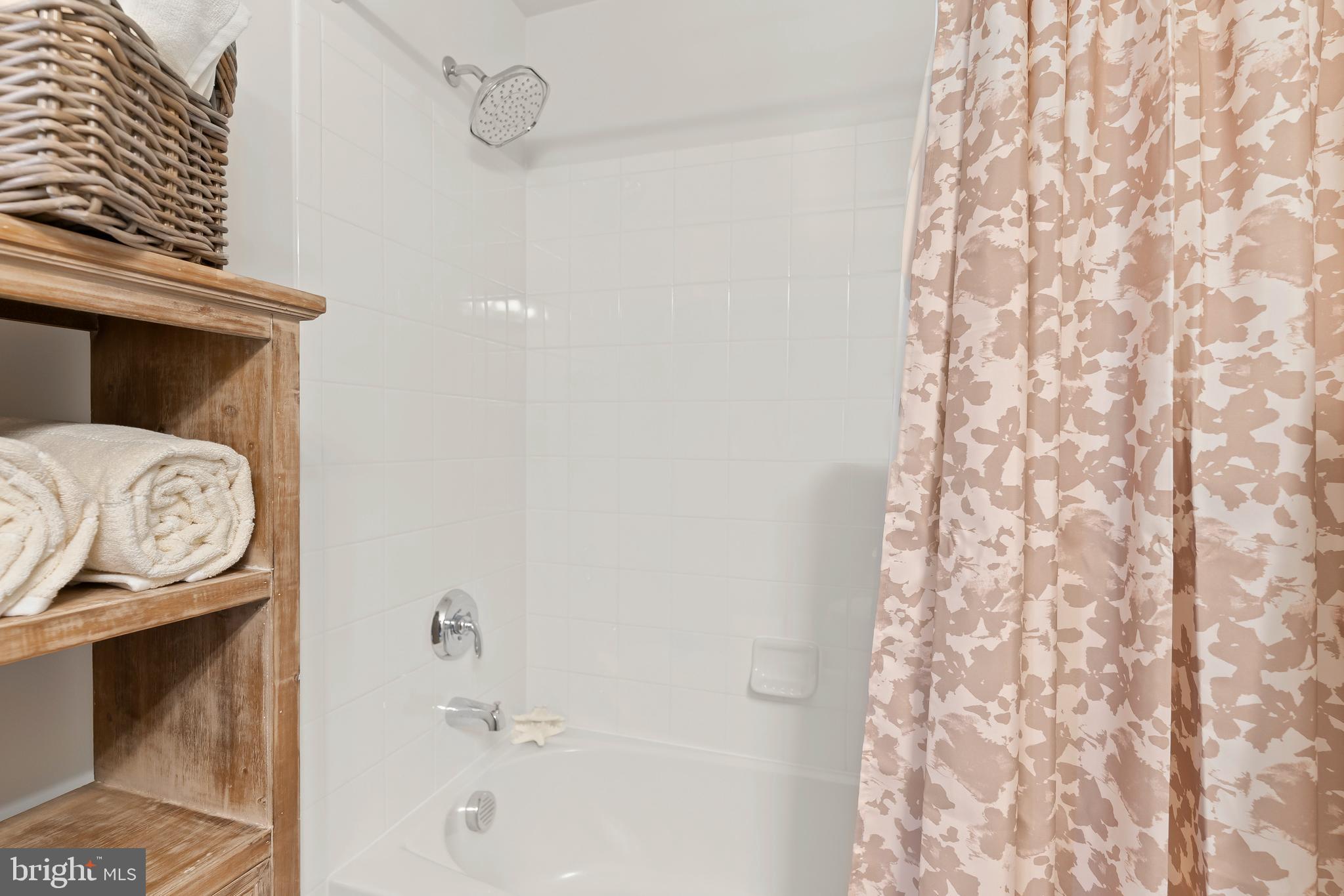 AVONLEA - Residential Lease