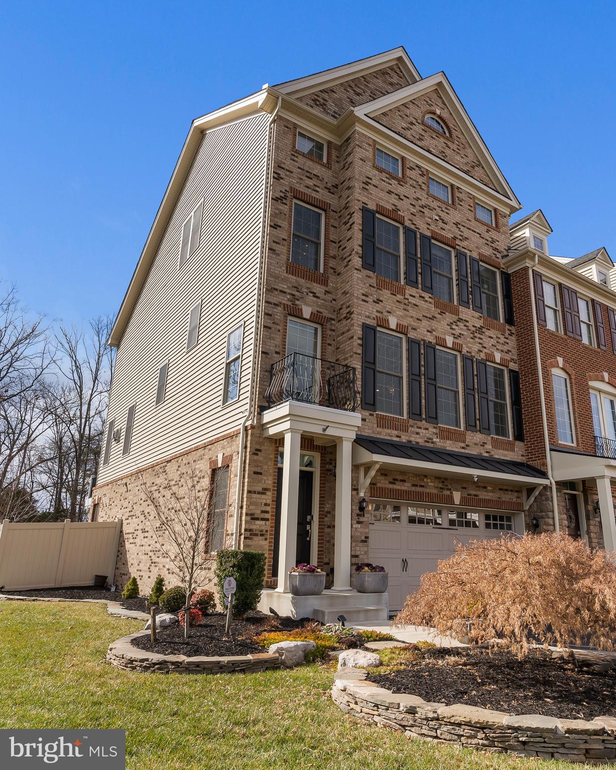 AVONLEA - Residential Lease