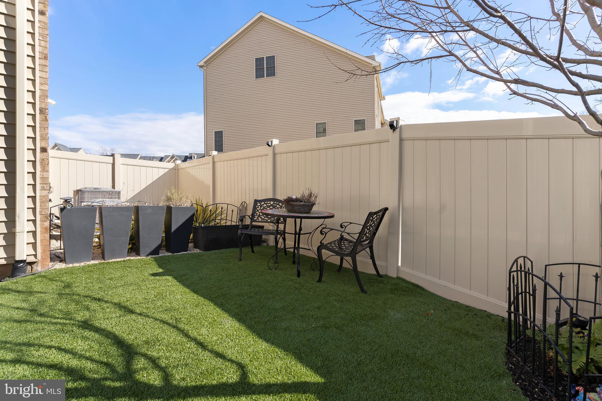 AVONLEA - Residential Lease