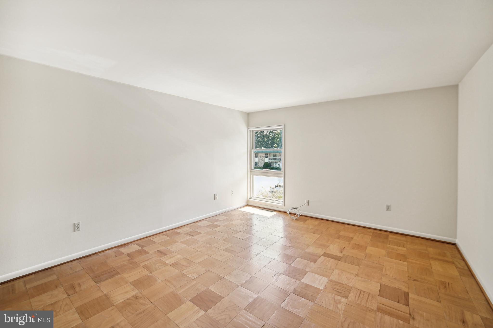 LEISURE WORLD - Residential