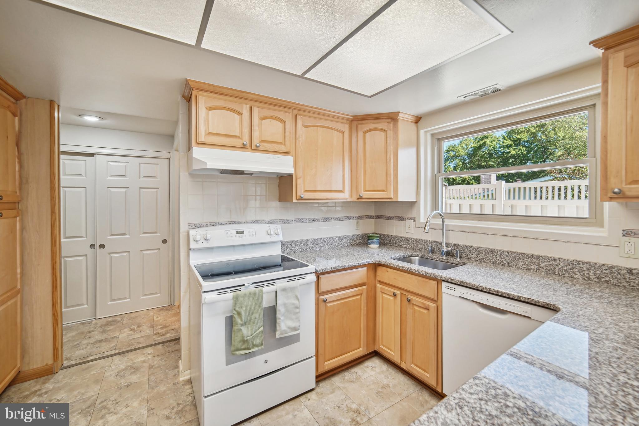 LEISURE WORLD - Residential