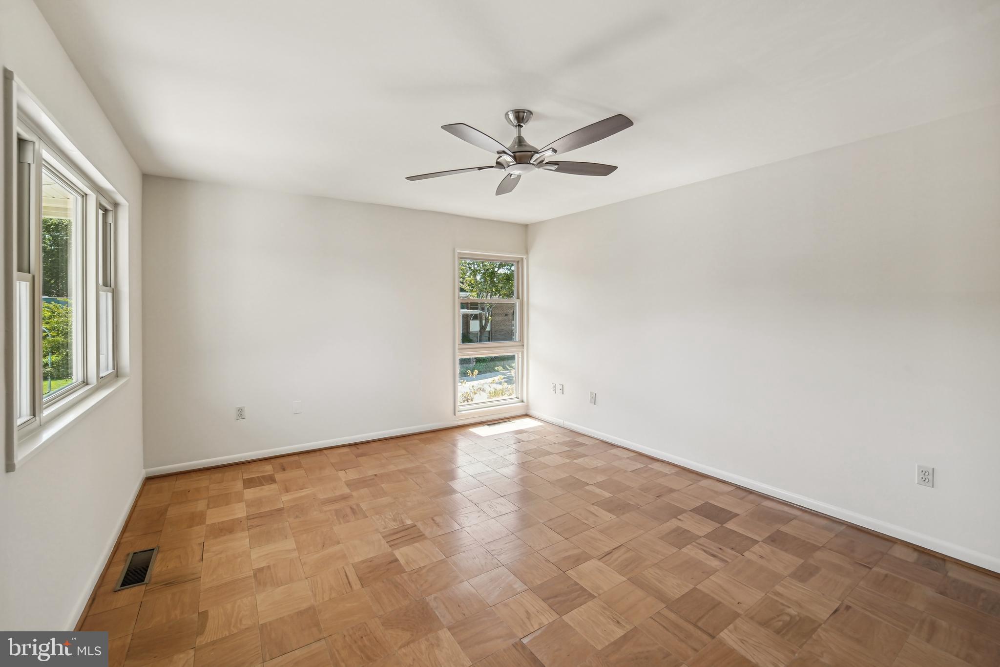 LEISURE WORLD - Residential