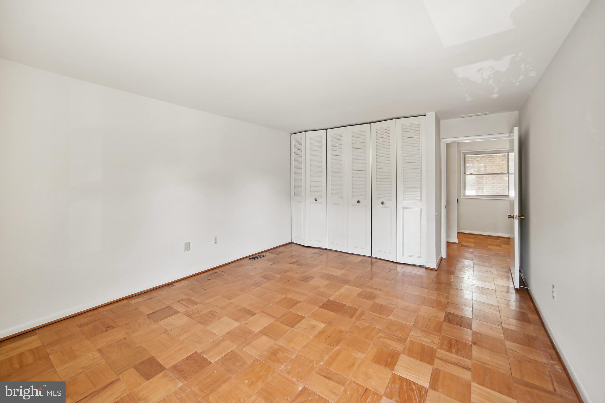 LEISURE WORLD - Residential