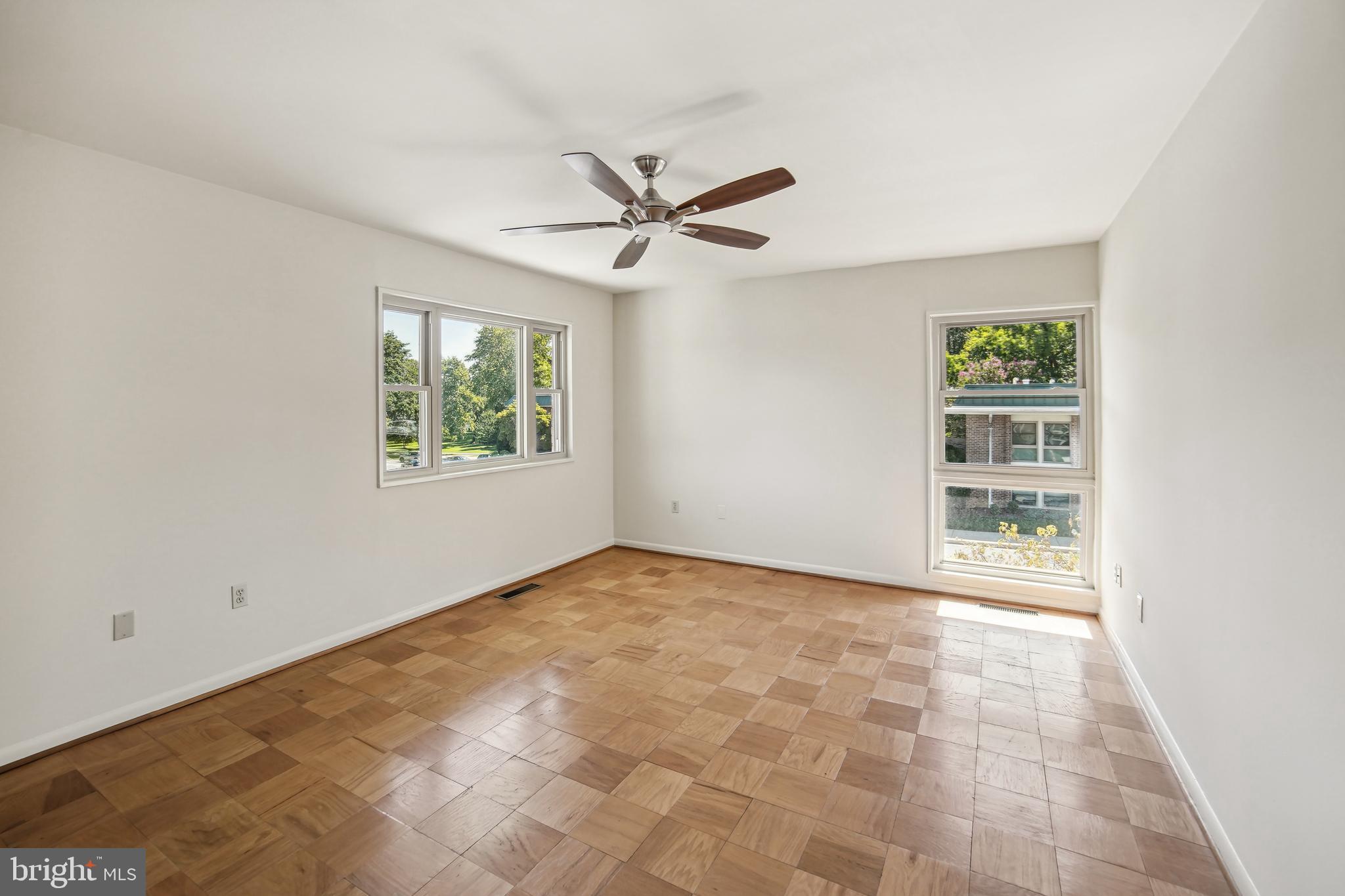 LEISURE WORLD - Residential